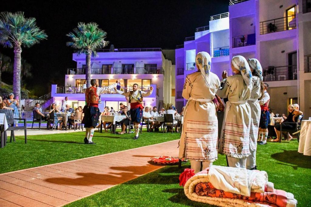 Mimoza Beachfront Hotel & Restaurant Gazimağusa Dış mekan fotoğraf